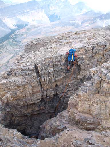 Rappelling/down-climbing into the 1st notch