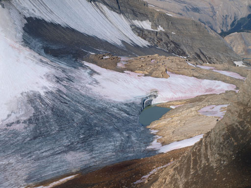 Zooming-in down towards Niles Glacier