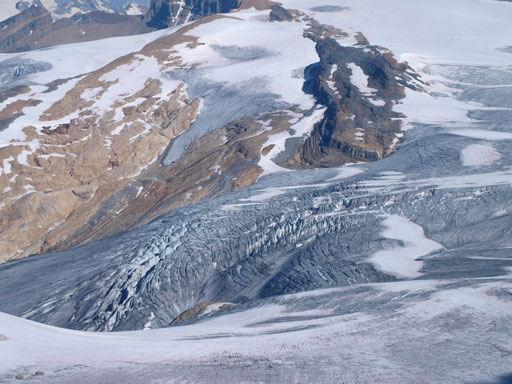 Zooming-in towards a crevassed area on Waputik Icefield