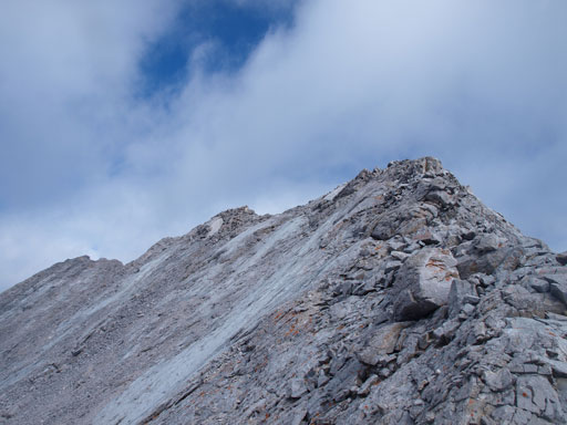 The summit ridge (south ridge) ahead
