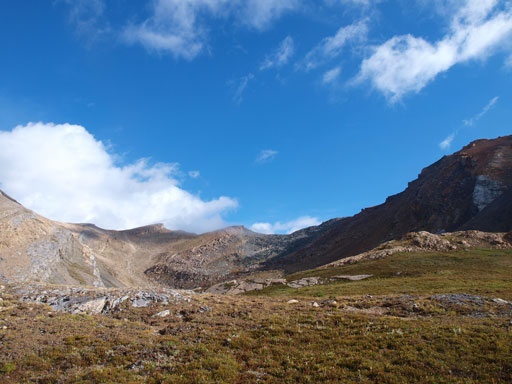 It's a bit confusing. Quartzite Col is the one with darkish boulders.
