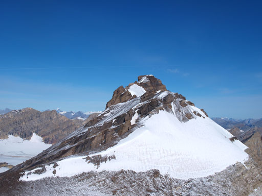 Looking back at the main summit of Willingdon