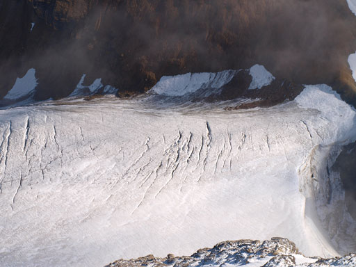 The glacier between Willingdon and Harris is crevassed