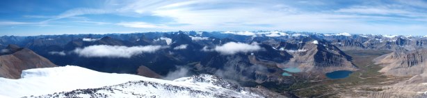 Keeping walking down the ridge for a few step. This is a better viewpoint towards south