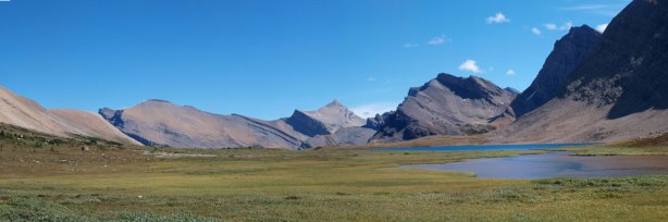 Panorama of this area. Dip Slope Mountain at center