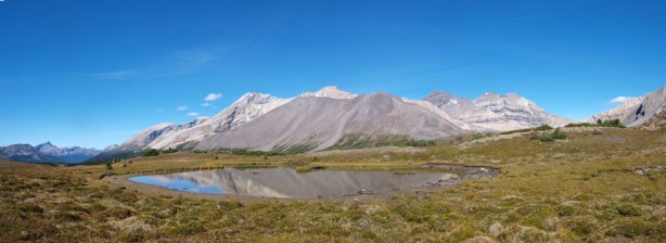 And the tarn again, with Clearwater Mountain behind