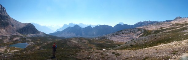 Panorama of this (wider) valley. Fortress Creek goes down this valley