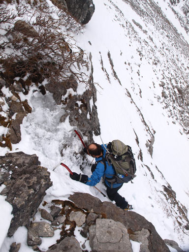 Here we found another route. It worked but we had to give each other an extra ice axe.