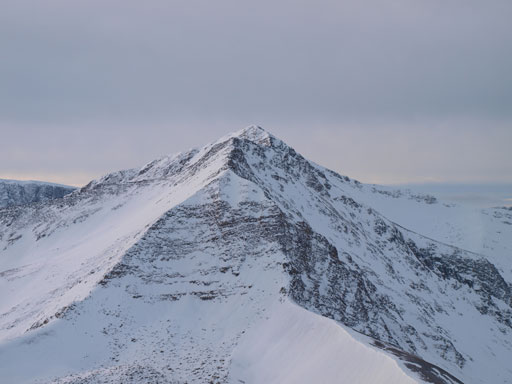 This higher neighbour is unofficially named "Trowel Peak" by bivouac.com