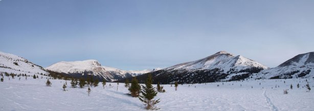 Panorama from this alpine bowl. Little Shovel Pass on far right.