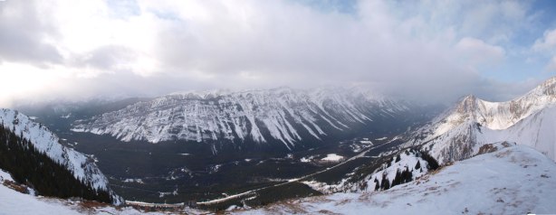 Panorama of Kananaskis Valley from the summit. Click to view large size.
