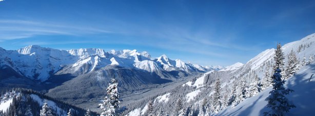 Panorama view of Smith-Dorrien valley