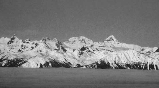 Zooming-in towards Mt. Clemenceau and Tsar Mountain - two of the most remote 11,000ers