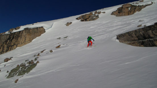 Vern skiing down the upper gully