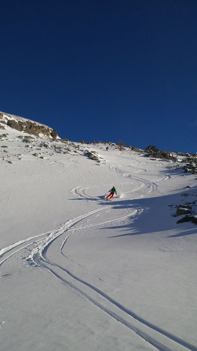 Awesome skiing in the lower gully