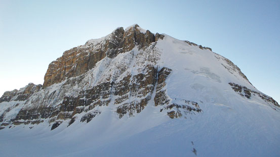 The impressive Mount Daly. This side looks more like an alpine snow/ice climb right now. Chic's book describes it as a ski ascent form here.