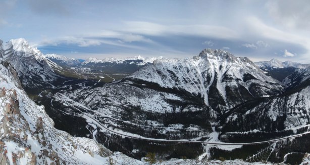 Panorama of Kananaskis Valley. Click to view large size.