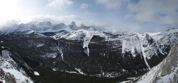 Panorama of Kananaskis Range. Click to view large size.