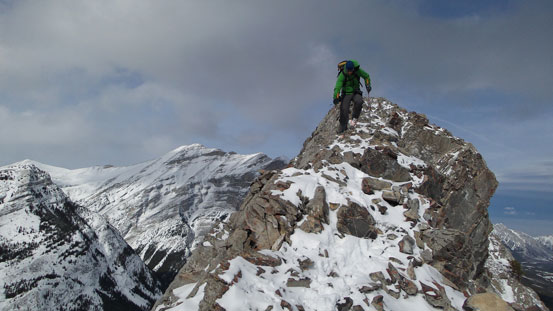 No slip on the narrow upper ridge