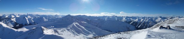 Summit panorama of Selwyn Range. Click to view large size.