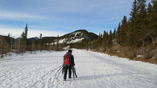 Hiking up the closed road for a couple hundred meters