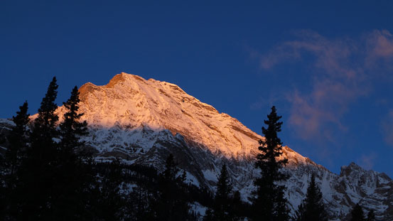 Alpenglow on Elliot Peak