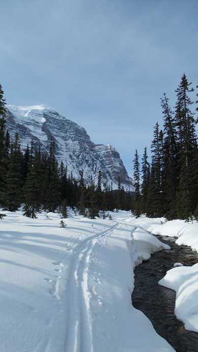 Impressive vistas all around. It's indeed a "Paradise" valley.