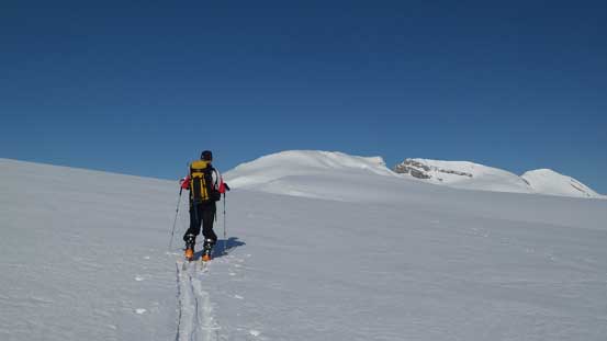 Ferenc skinning towards the distant Mt. Rhondda