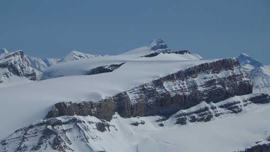 Hector rises behind Gordon