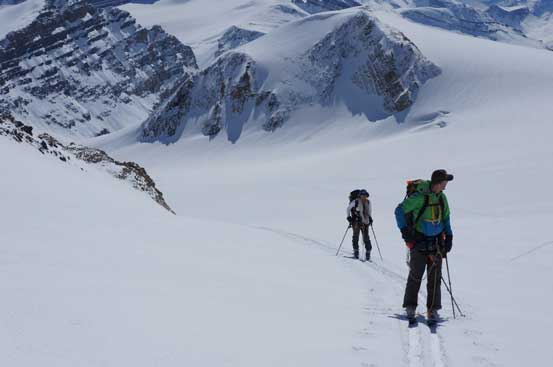 Vern and I skinning up. Photo by Ferenc