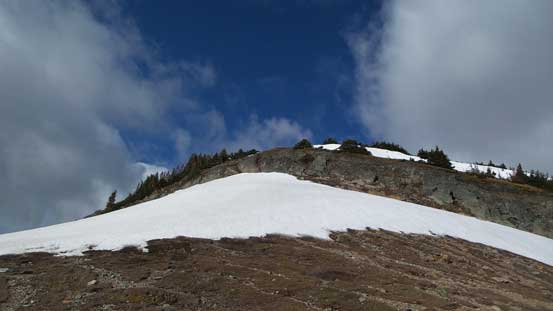 I ascended straight up the snow slope and then scrambled through the rock band