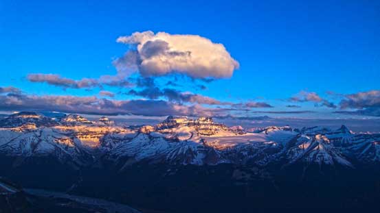 A neat piece of cloud just above Woolley and Diadem