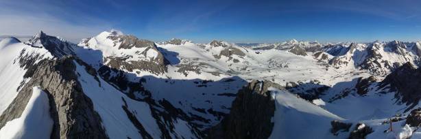 Partial summit panorama. Click to view large size.