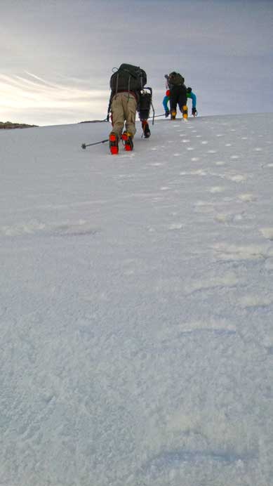 Down-climbing steep snow