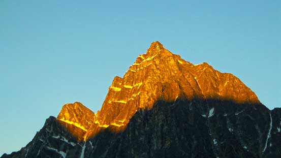 Evening lightning shone on Mt. MacDonald
