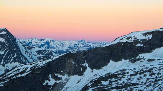 The classic reddish horizon before alpenglow