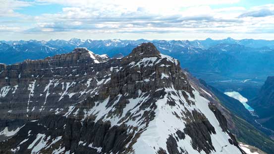 Ahead is Collier Peak. I don't know its route but from the col it looks pretty tough