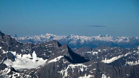Glaciated peaks in the northern Purcells. One of them should be Mt. Conrad