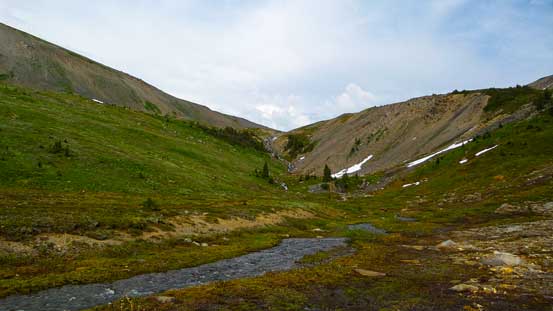 The upper valley. At one point we lost the trail so went up climber's right