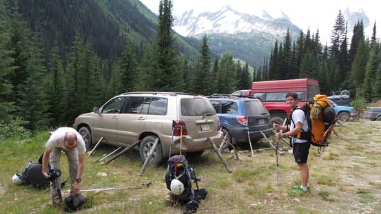 Getting ready at the trail-head. Note the chicken wires.