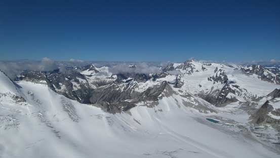 Looking towards Conrad Group. We could see clouds starting to form up. Within half an hour we'd lose blue sky...