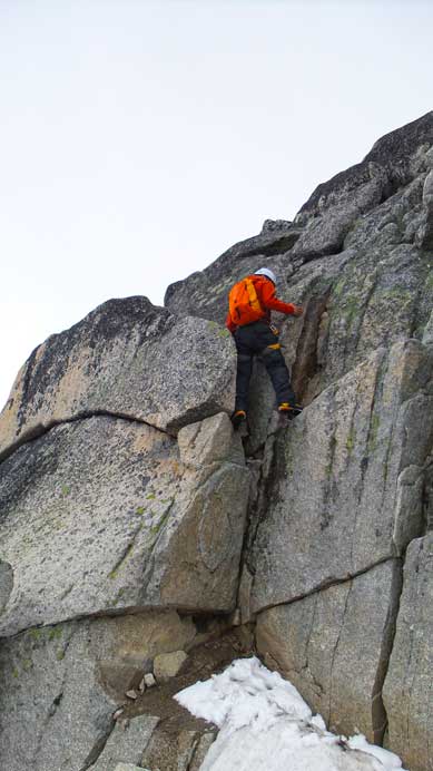 Down-climbing the awkward right-facing corner