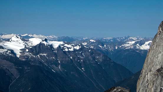 A sea of peaks looking towards the southern Selkirks. I'm too lazy to figure out their names...