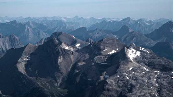 A sea of peaks that I'm not very familiar with the names