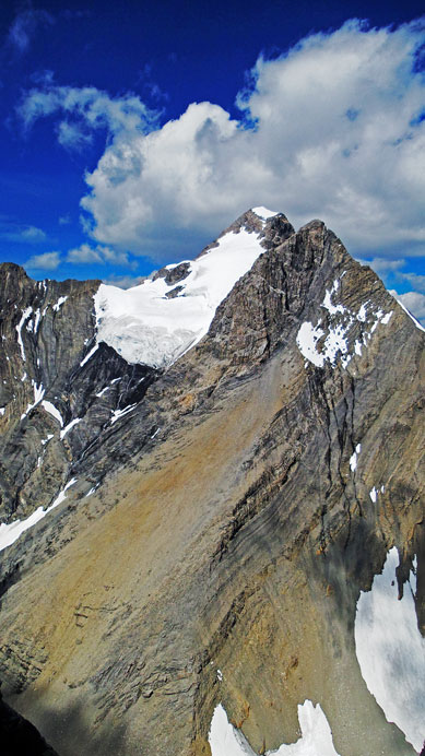 Straight ahead is the SE Ridge of Mt. King George