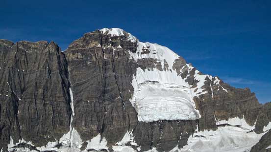East Face of King George. Congdon/McNab Couloir left of center. Again, my thought goes to Barton, Blair and JW... That looks insane to me now, but maybe my perspective will change once I start ice climbing...