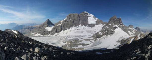 Panorama from the summit. King George dominates the Royal Group. Click to view large size.