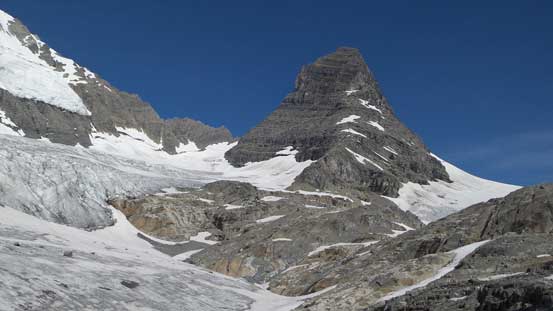 Mt. Prince Albert - too bad we couldn't get it on this day, but on the other hand that gives me an excuse to come back to this beautiful area someday, someday when I don't remember how miserable this approach was...