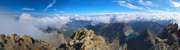 Summit Panorama. Click to view large size.