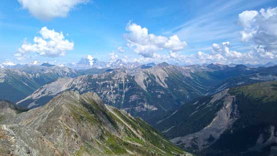 Gorgeous view that accompanied us all along the ridge